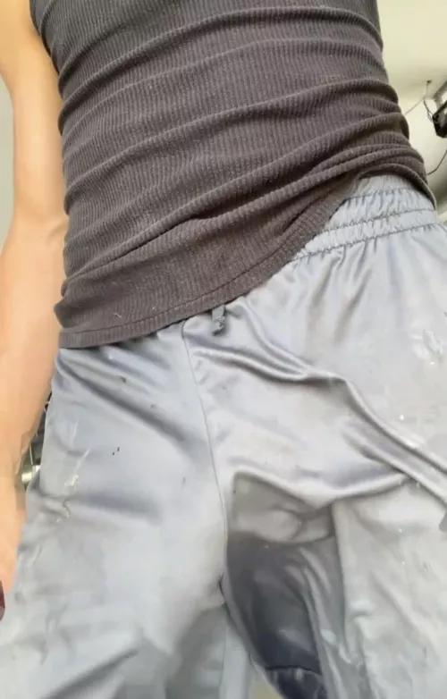 Sup bros. Any dudes wanna nut in basketball shorts with me. Pm me I got snap