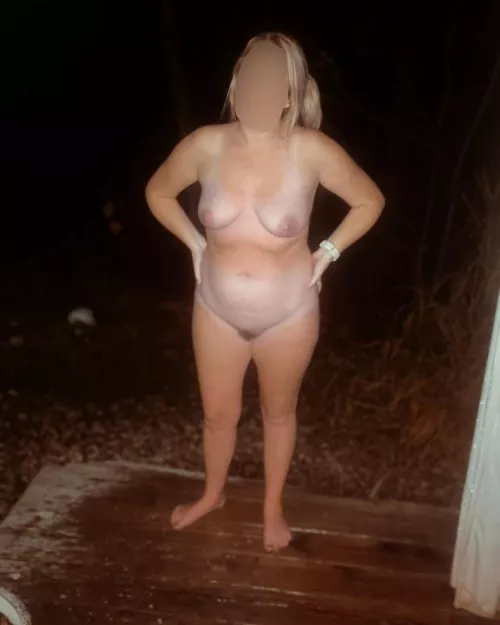 This is the latest my outside shower has ever been open, love this weather!