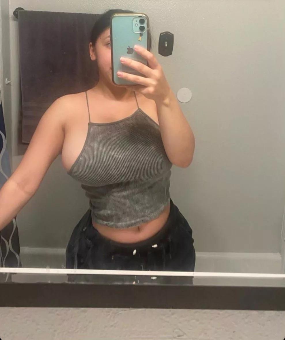 Those straps are working hard