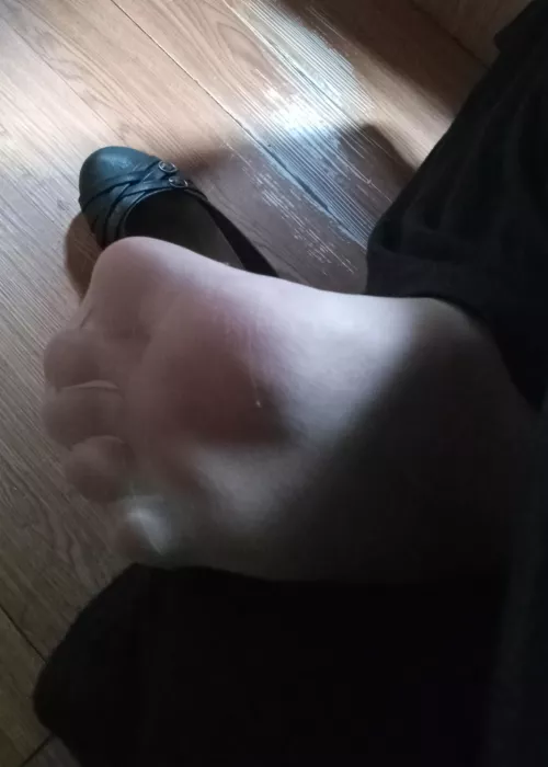 Tiny nylon toes