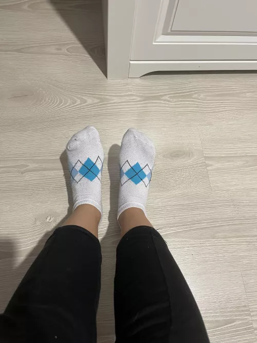 Watch me masturbate in these cute socks🥵3+day worn socks if u like them smelly 🫢Message me for more info