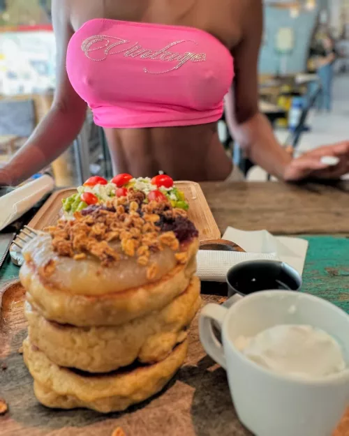 What do you notice first 🤔