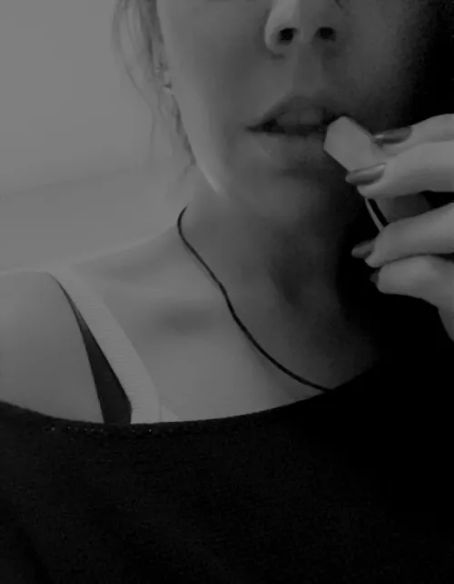 When I have to be a big girl in the world I always take my little chew necklace hehe 