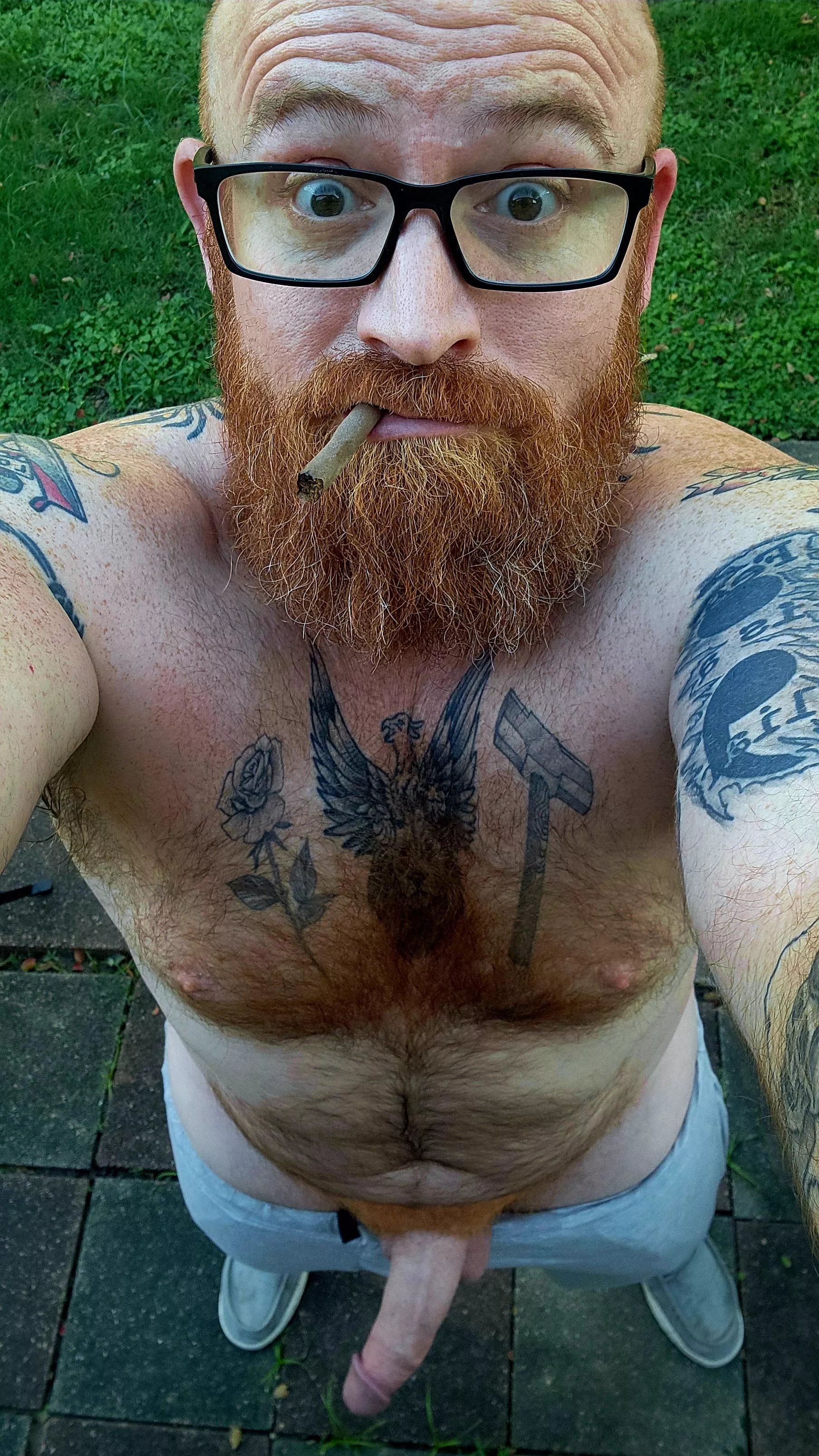 Where all the stoner girls at?