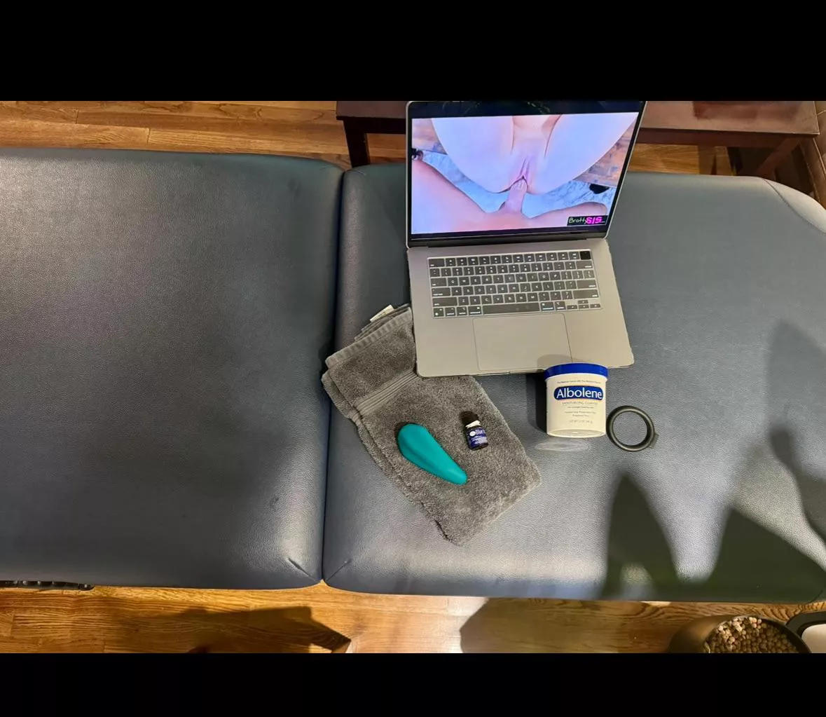 Whose ready to have their cock worshiped, pleasured and edged to CUMpletion 💦💦 