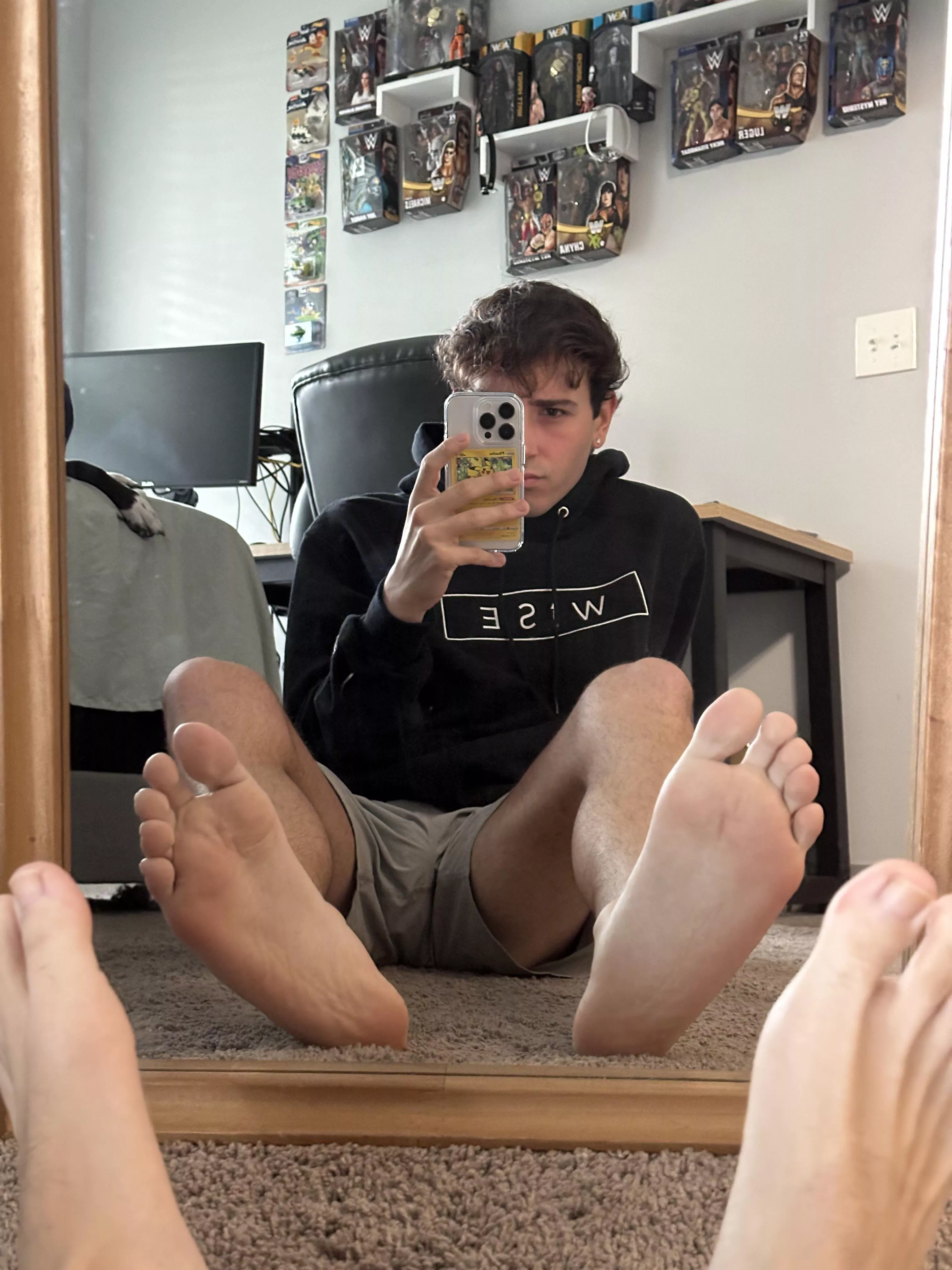 Worship me foot slave