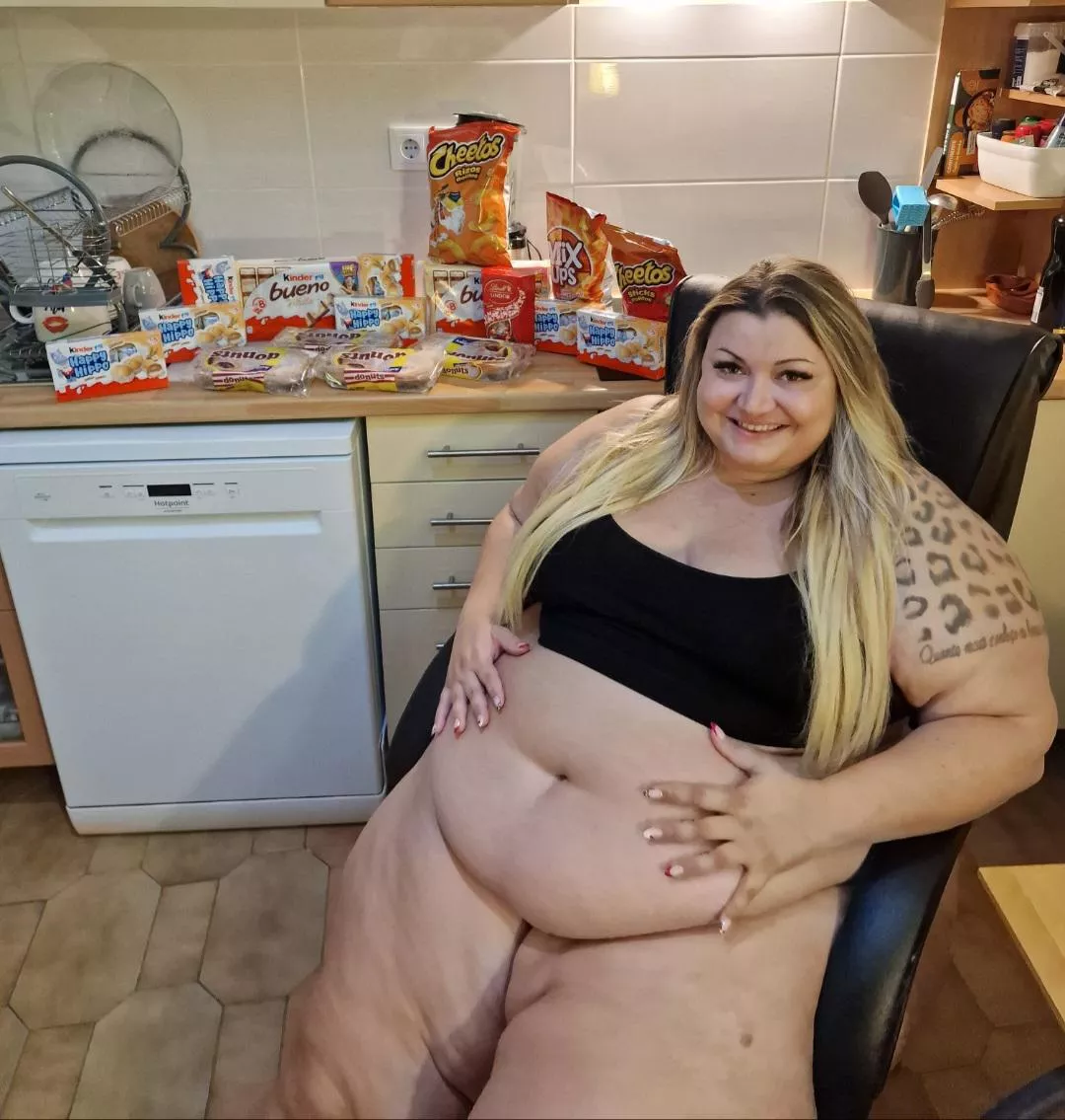 Would you like to feed me so I can become a breeding goddess? 🐷