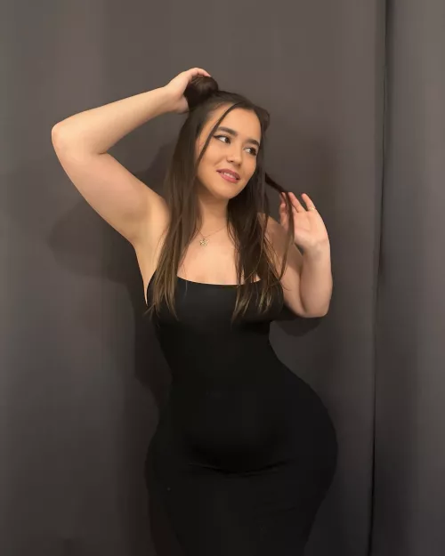 You can see the thickness thru' the dress