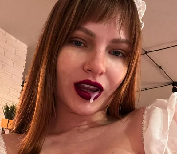 young brunette wants to get naughty