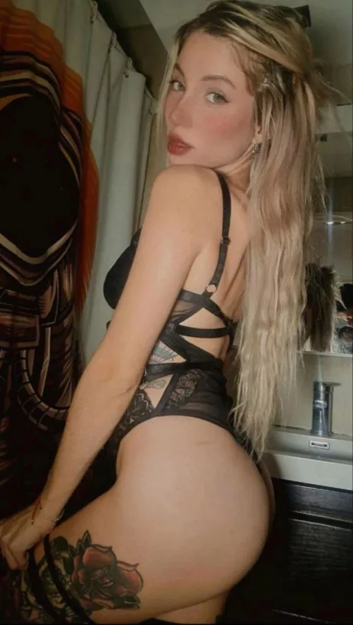 Your cock looks like the perfect reward to me
