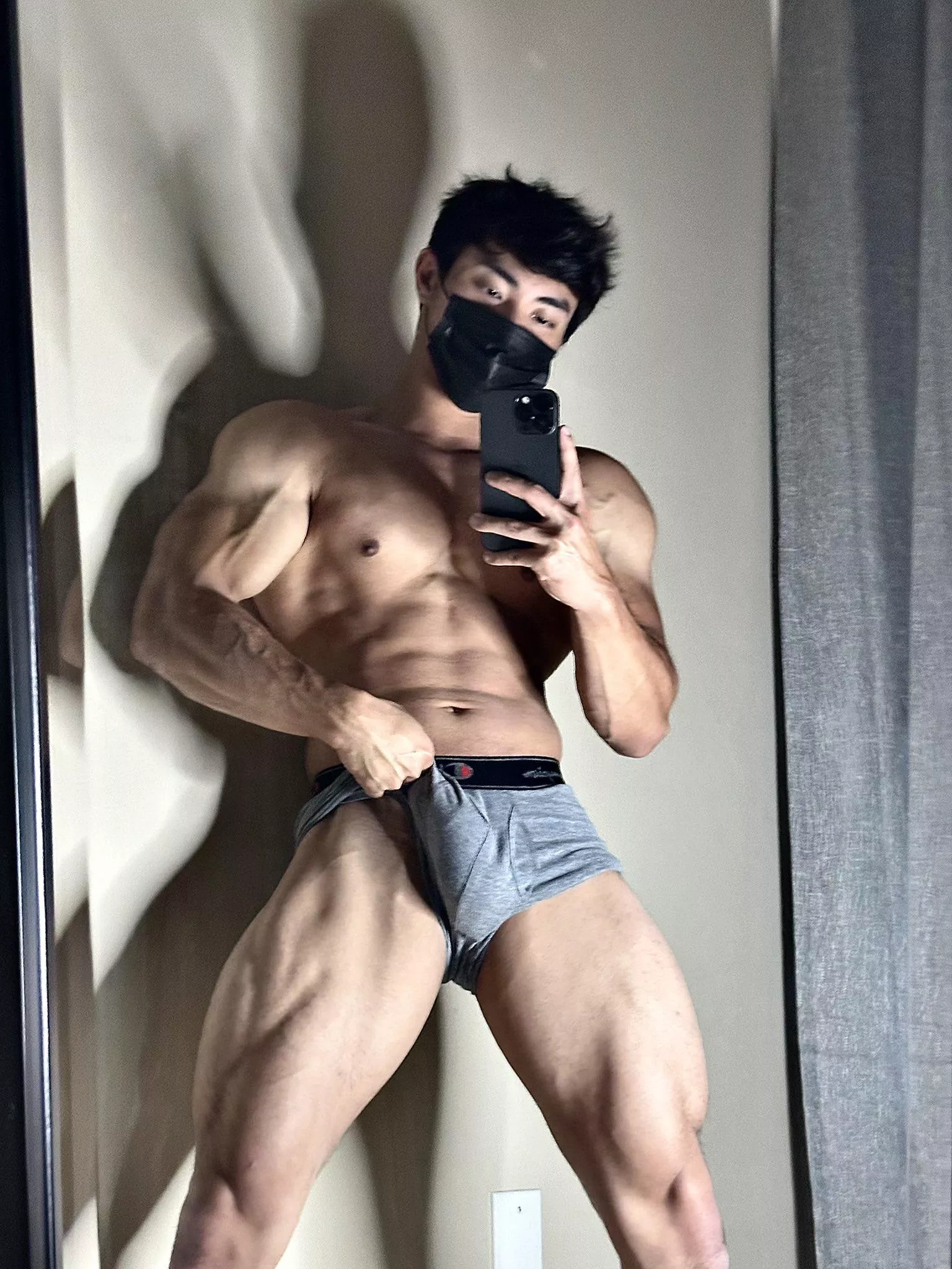 [19] can I paint ur face?