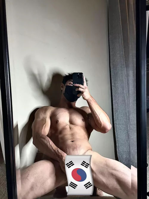 [19] like beefy Korean boys? 