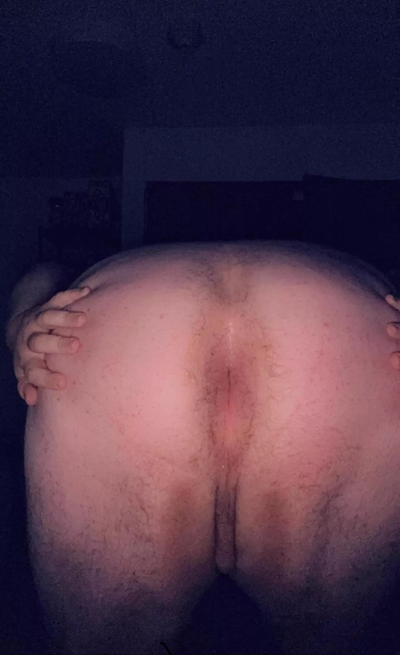 19 (m4m) dms open👅