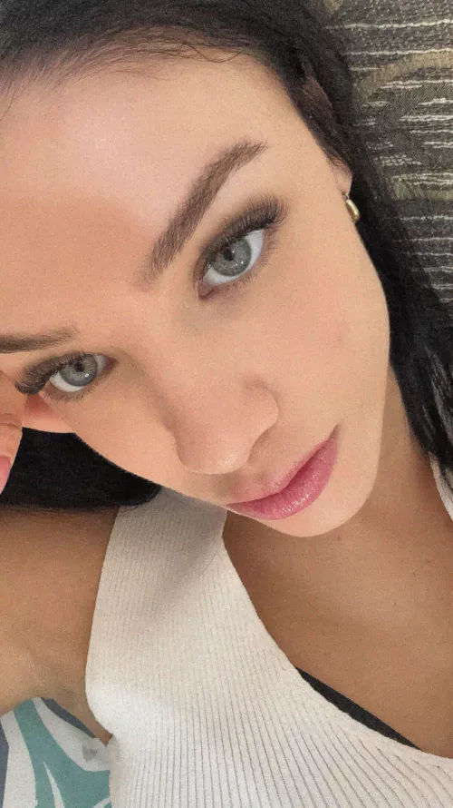 21 F4M feeling like having a good and genuine connection rn
