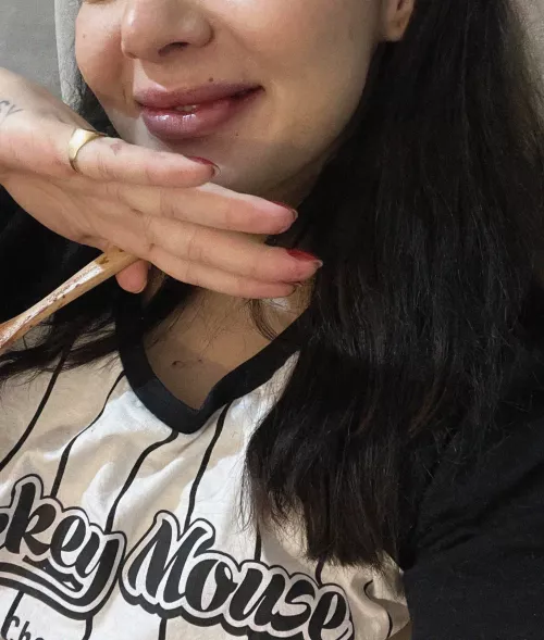 21[F4M] looking for a no strings connection with an older guy