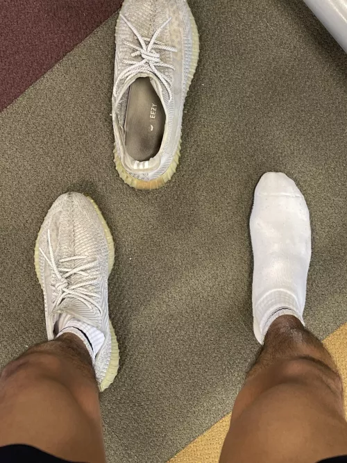 [24] daily gym shoes and socks available 🥵 hmu 