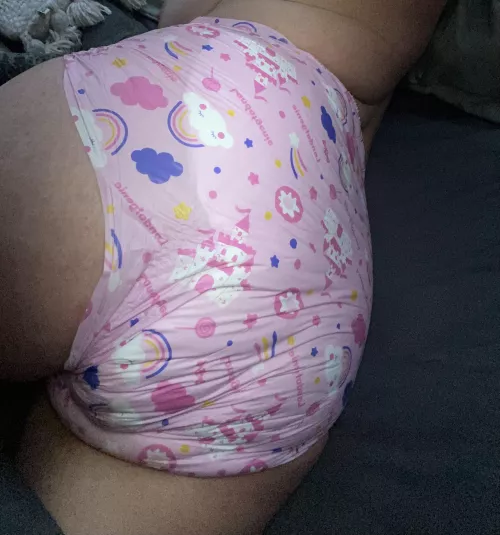 accident in my ni ni diaper 😩