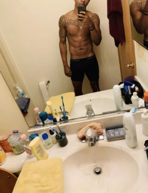 Anybody looking for a play partner?? DM open