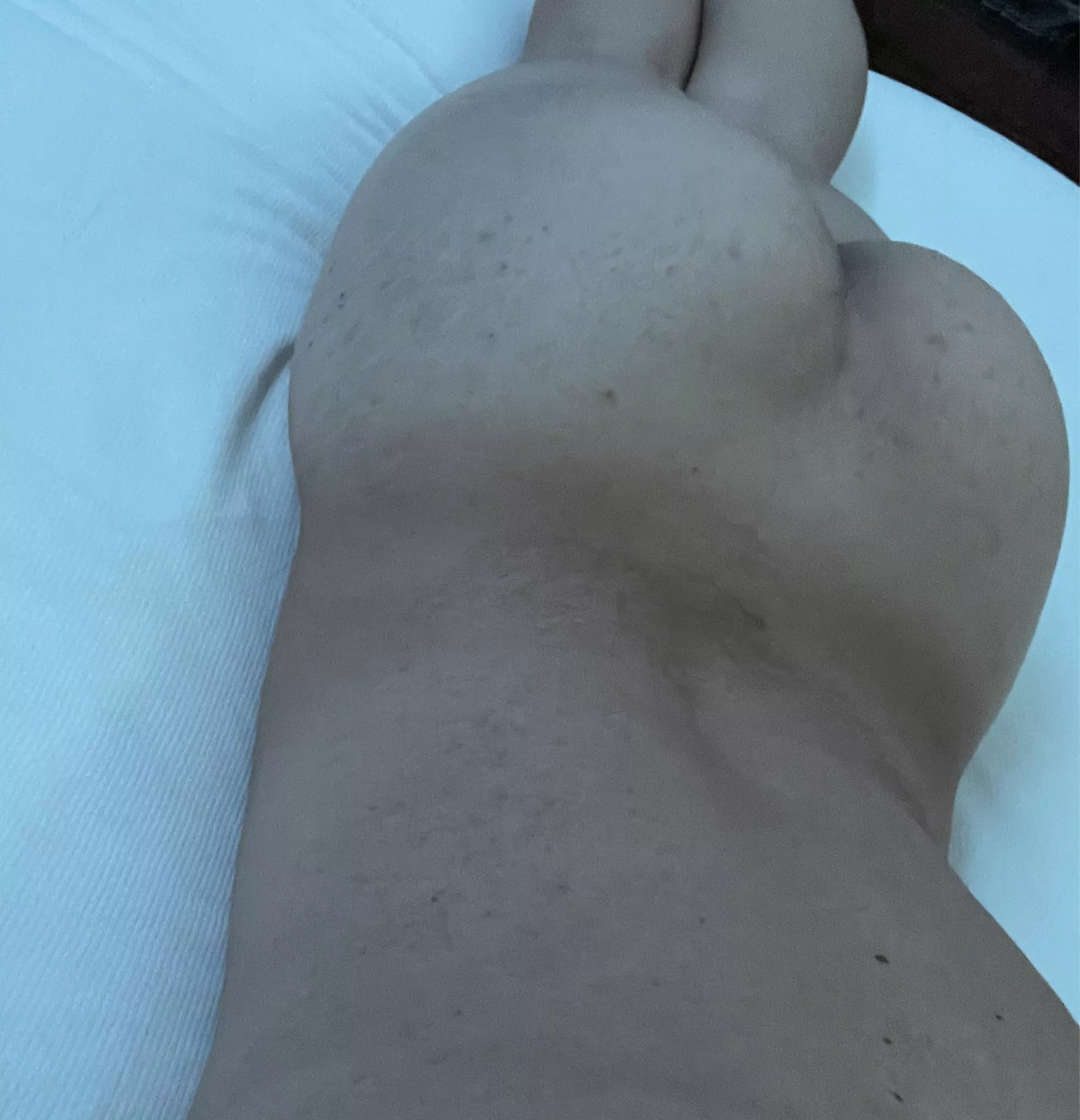 Big butts = soft pillow (or tight hole :3 )