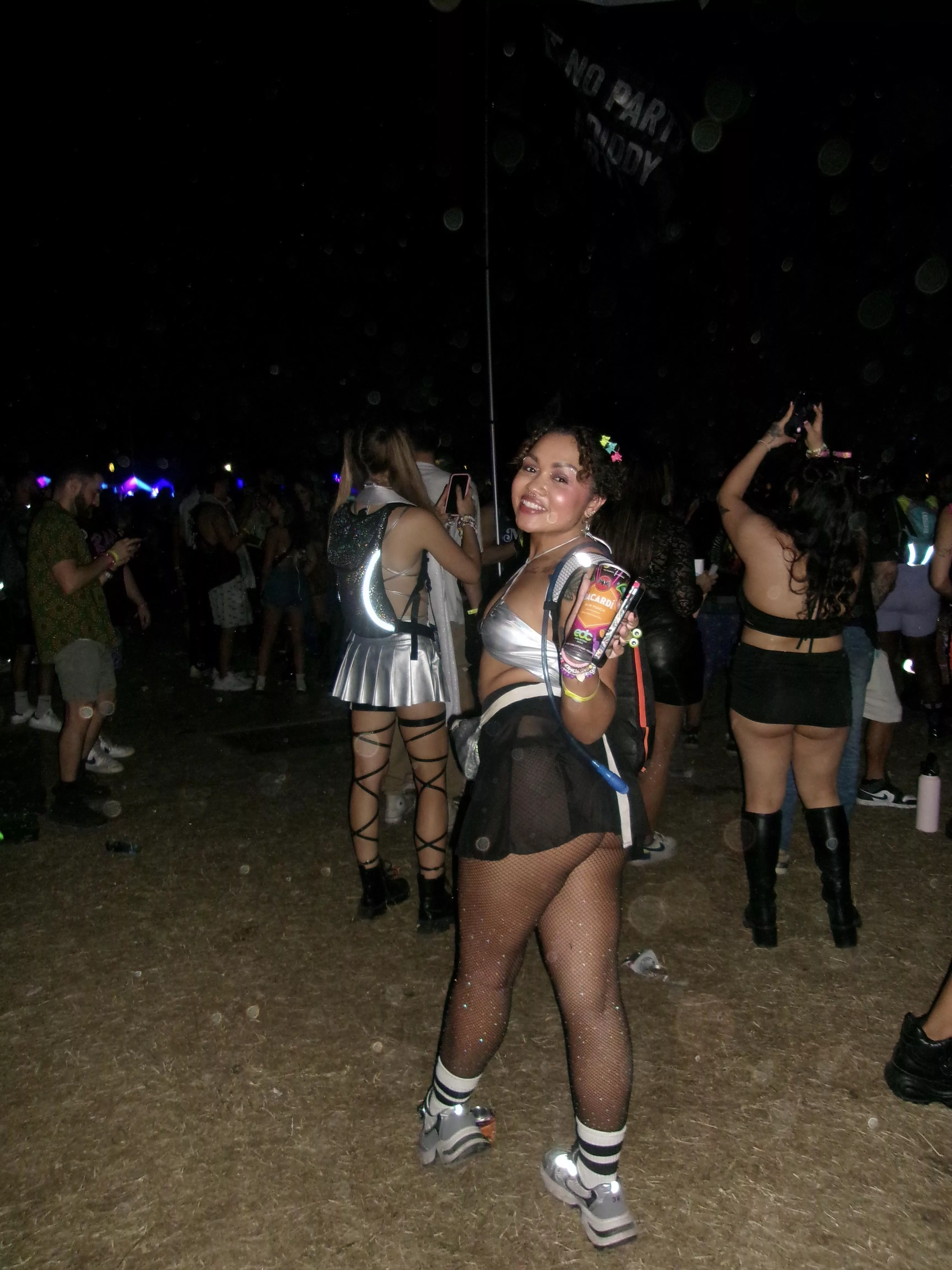 Buns out 👽 click link for only $5💗