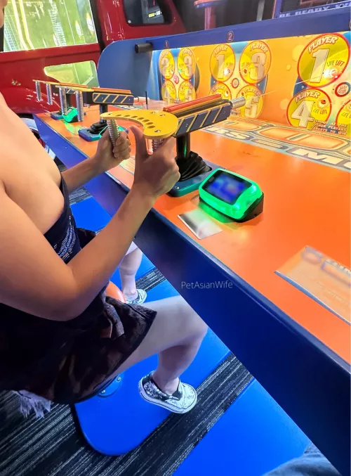 Come grope me while I squirt! 30 [F4M] Couples can join too! ATX, Houston. Planning Dallas this Spring!