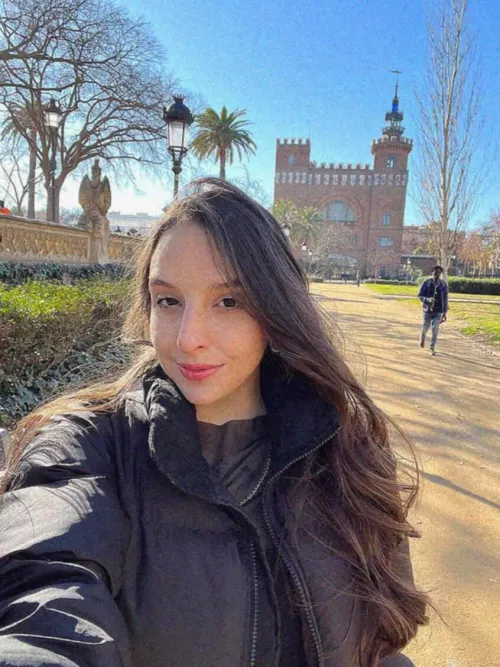 Curls that speak louder than words.