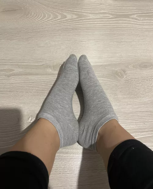 Do u like smelly feet or clean? I can have both of them 