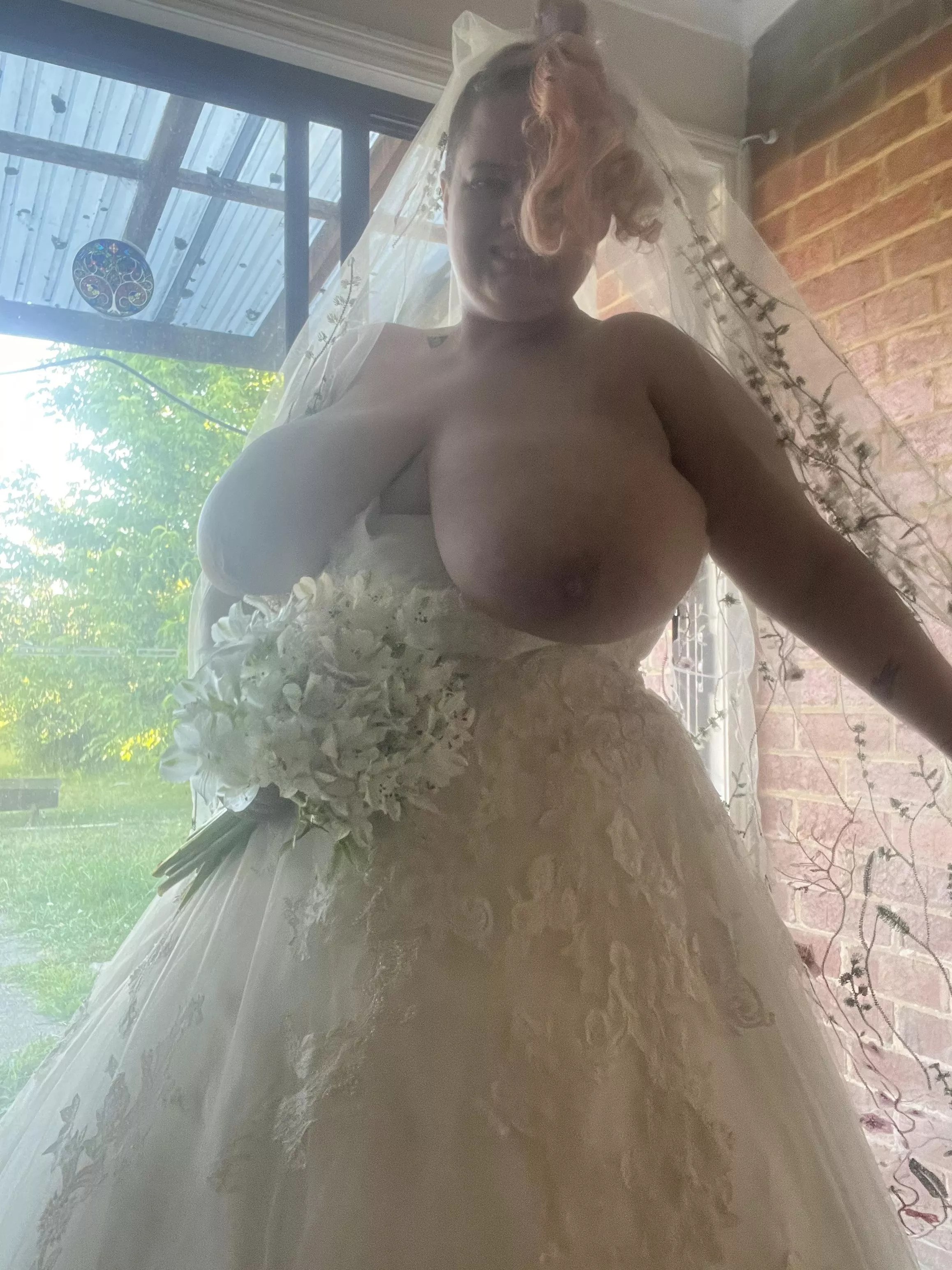 Do you like my dress? 