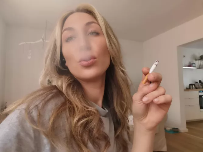 Do you smoke ? 🤔🚬