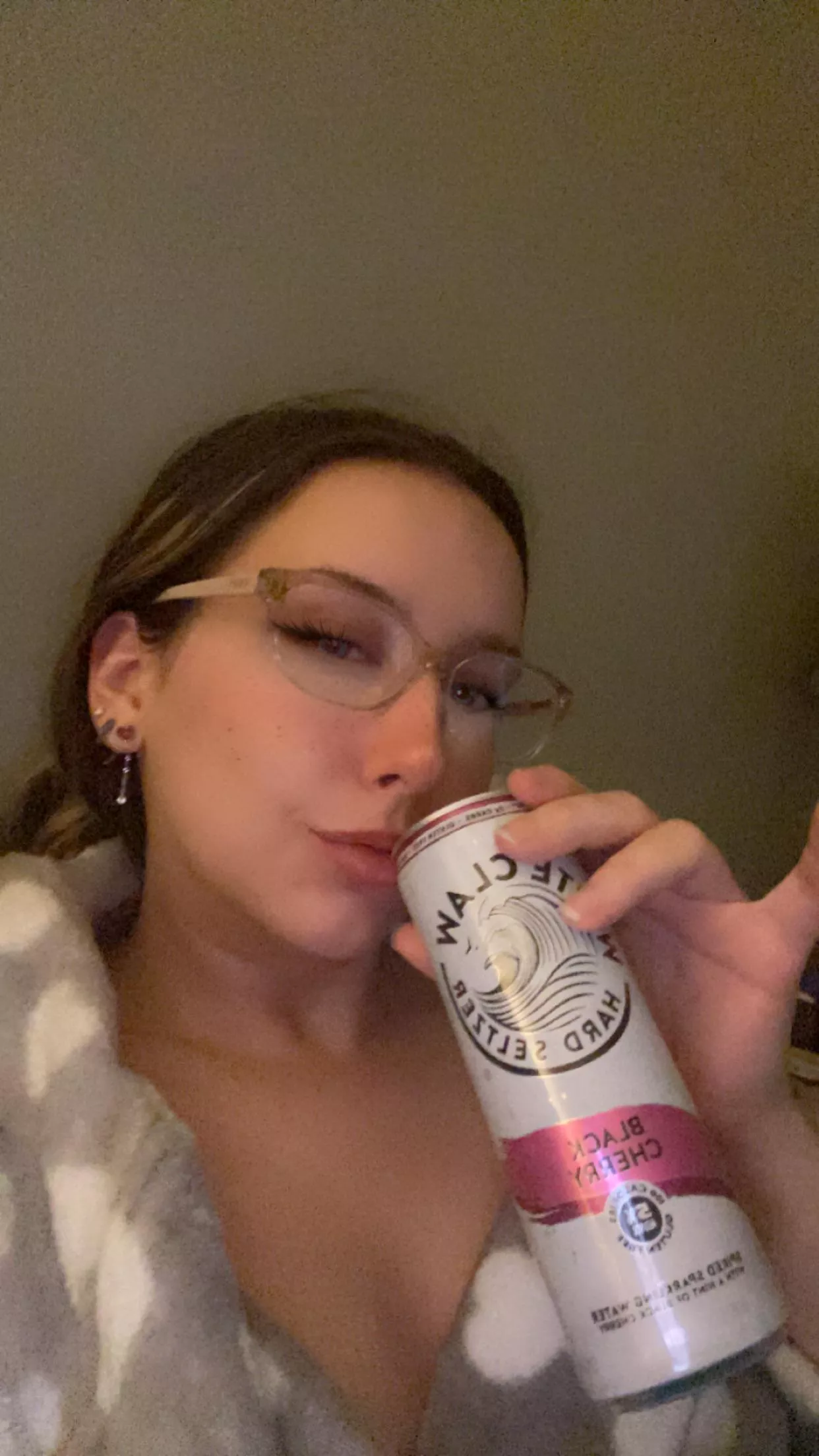 Don’t lie, I know these glasses made your shrimp twitch 🤏🏻🍤 now send your small dick tax 🖕🏻💸