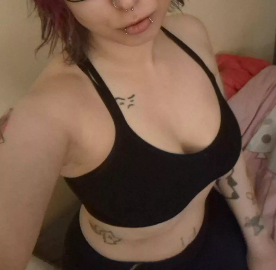 [F4F] Looking for kinky goth girl