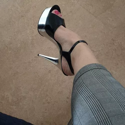 feet in heels