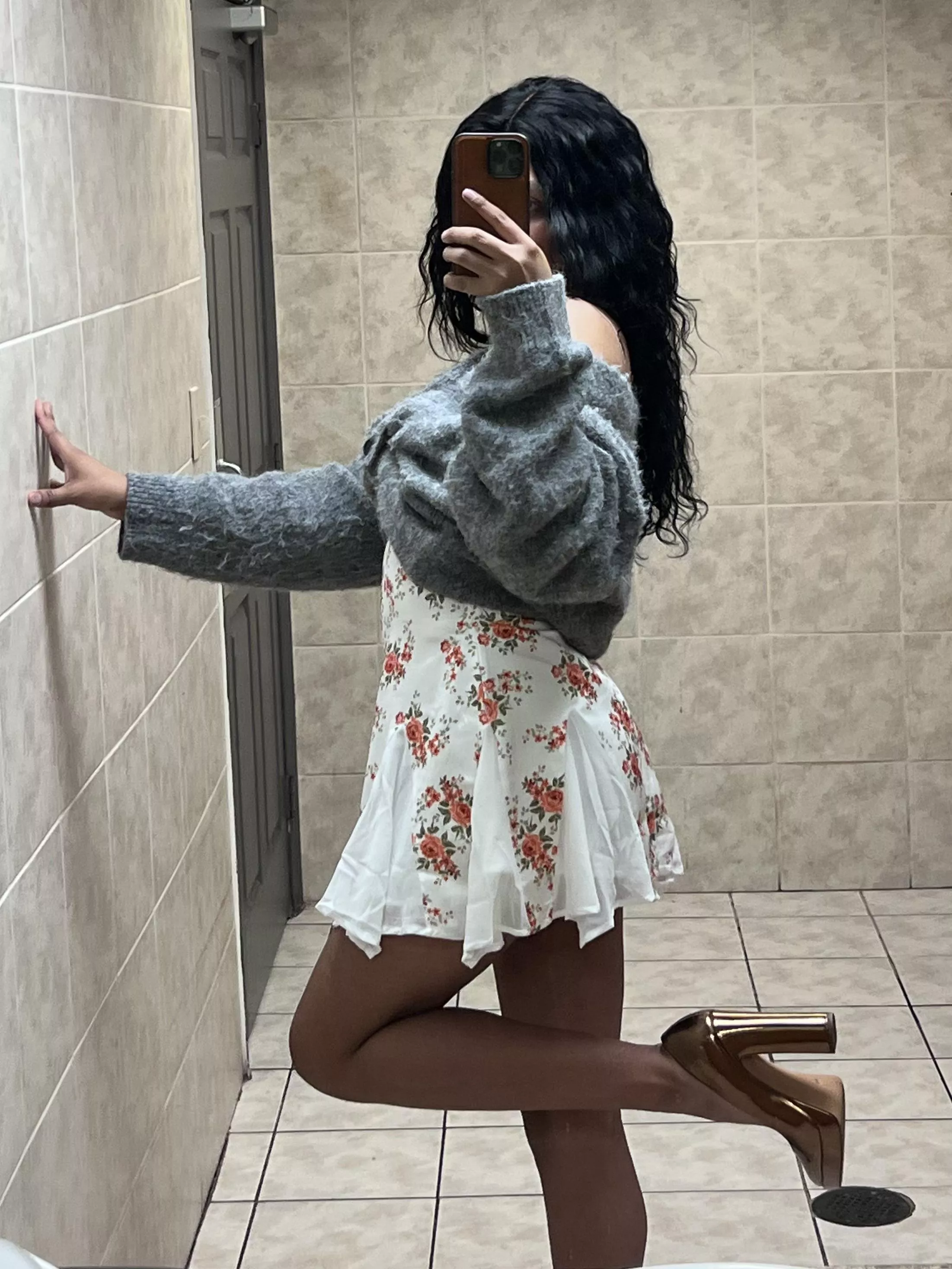 Femboy (22) looking for couples 