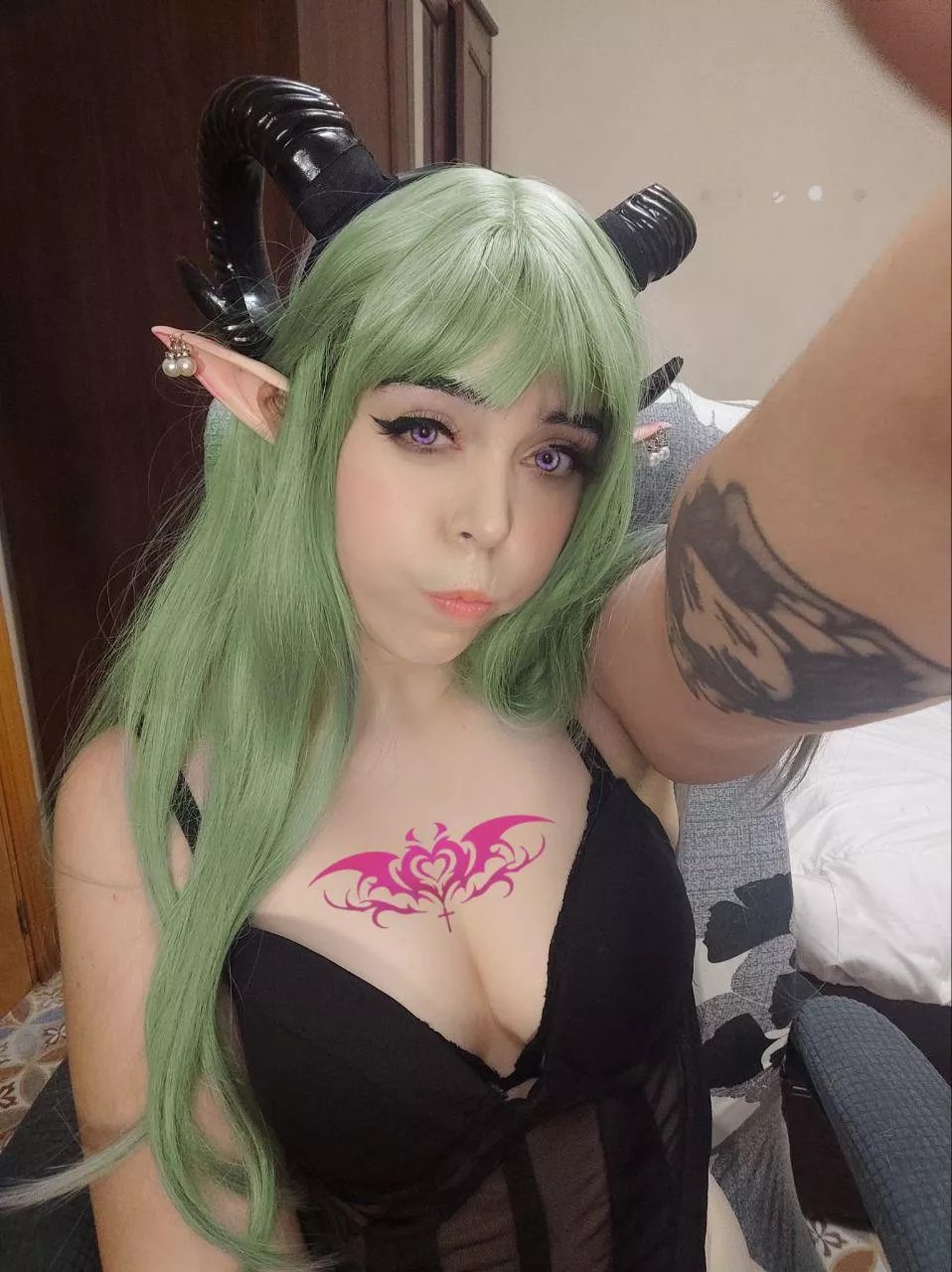 first post here!! new succubus waiting for you ;)