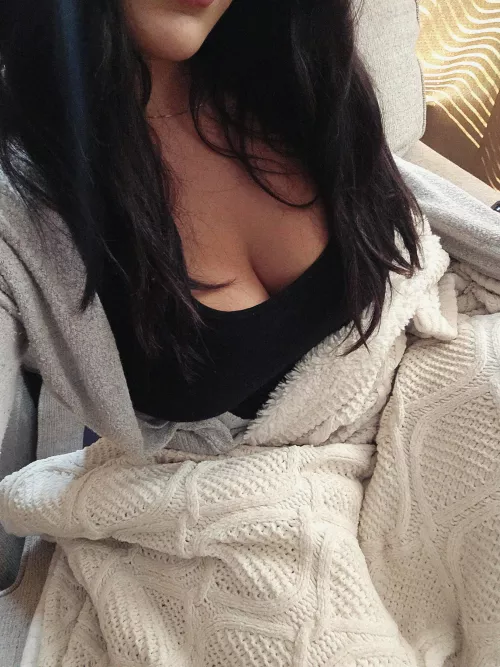 Gazing at my screen, hoping for something fun to pop up