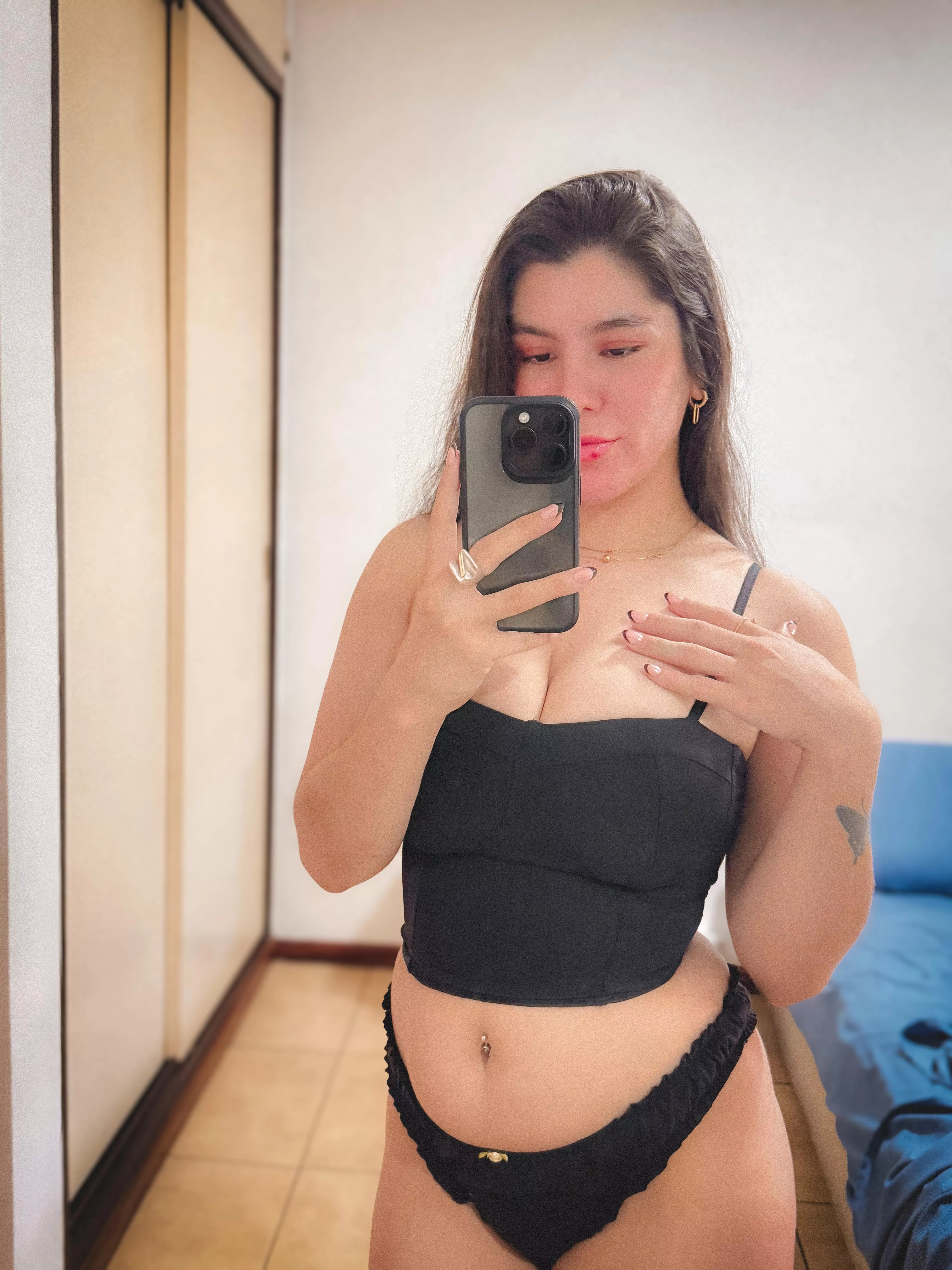 Go to the comments to worship this goddess