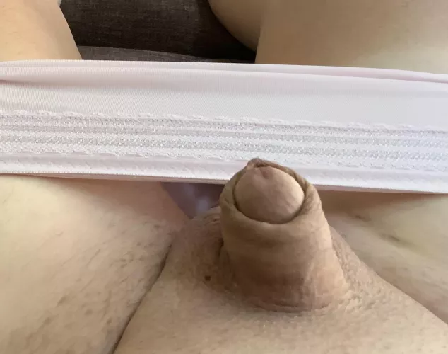 Gonna rub my clitty to make cummies 