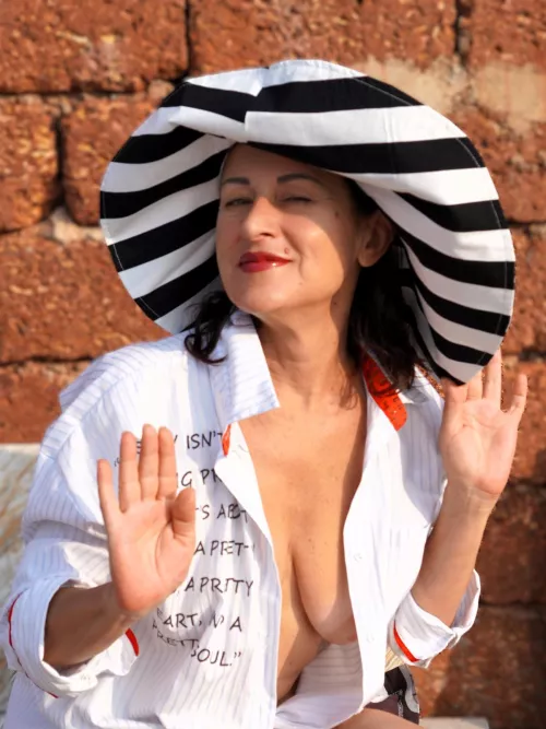 Happy Thursday from a 60 year old grandma!