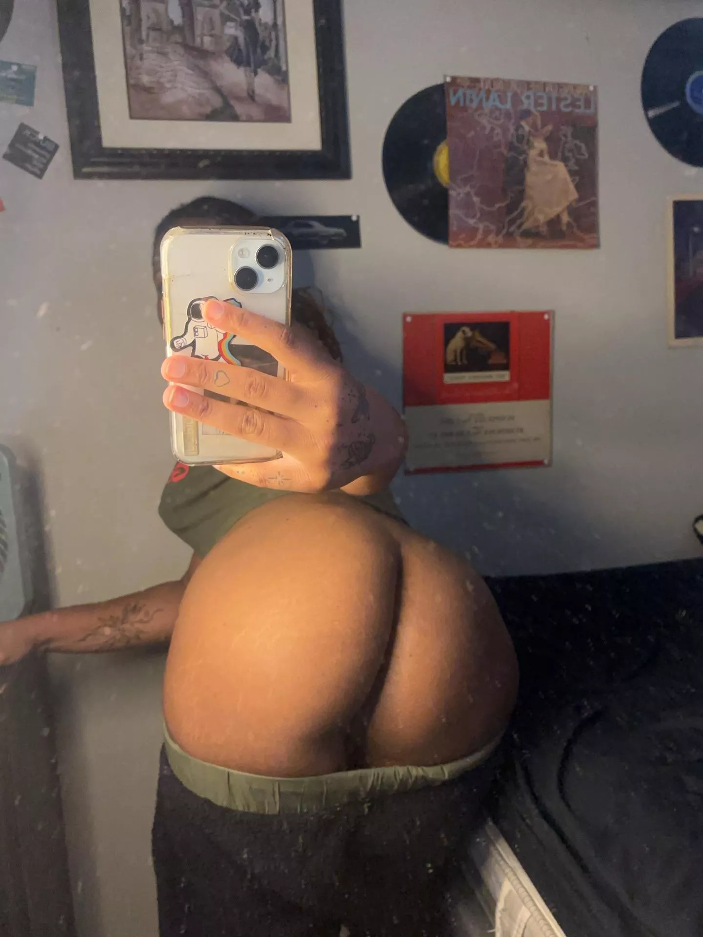 have you ever been with a black girl before ? 🍑💦