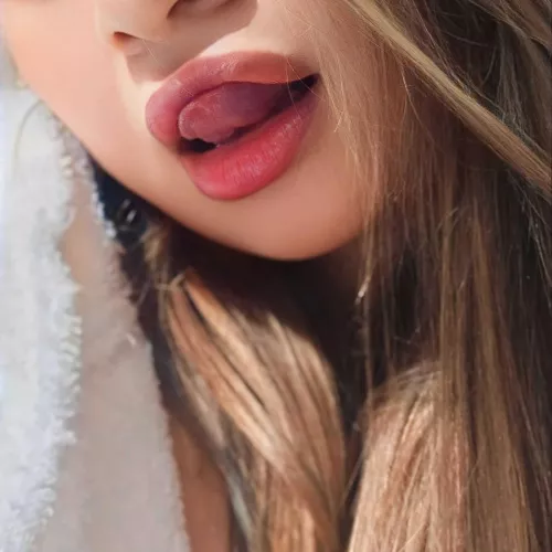 Have you ever kissed someone who made you touch the sky with your hands...?