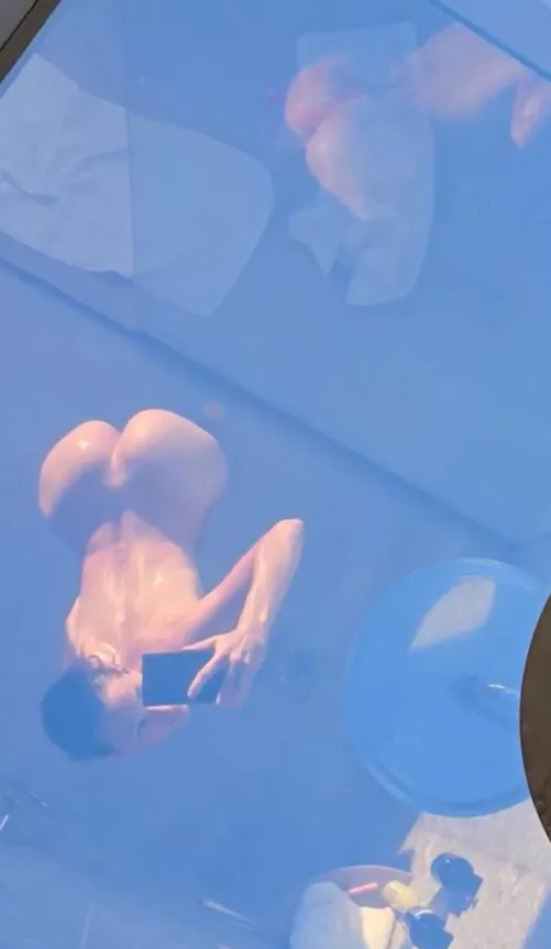 her heart-shaped buttocks ❤