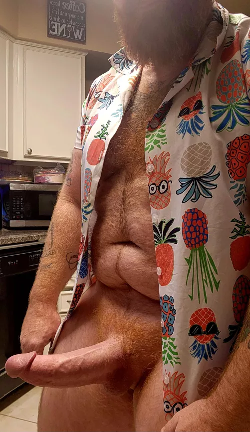Hey ladies...cum cuddle with a hung Ginger dadbod 