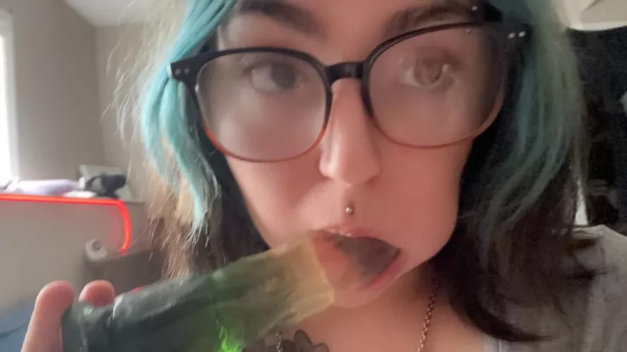 Hope no one recognizes me on this page😅😳