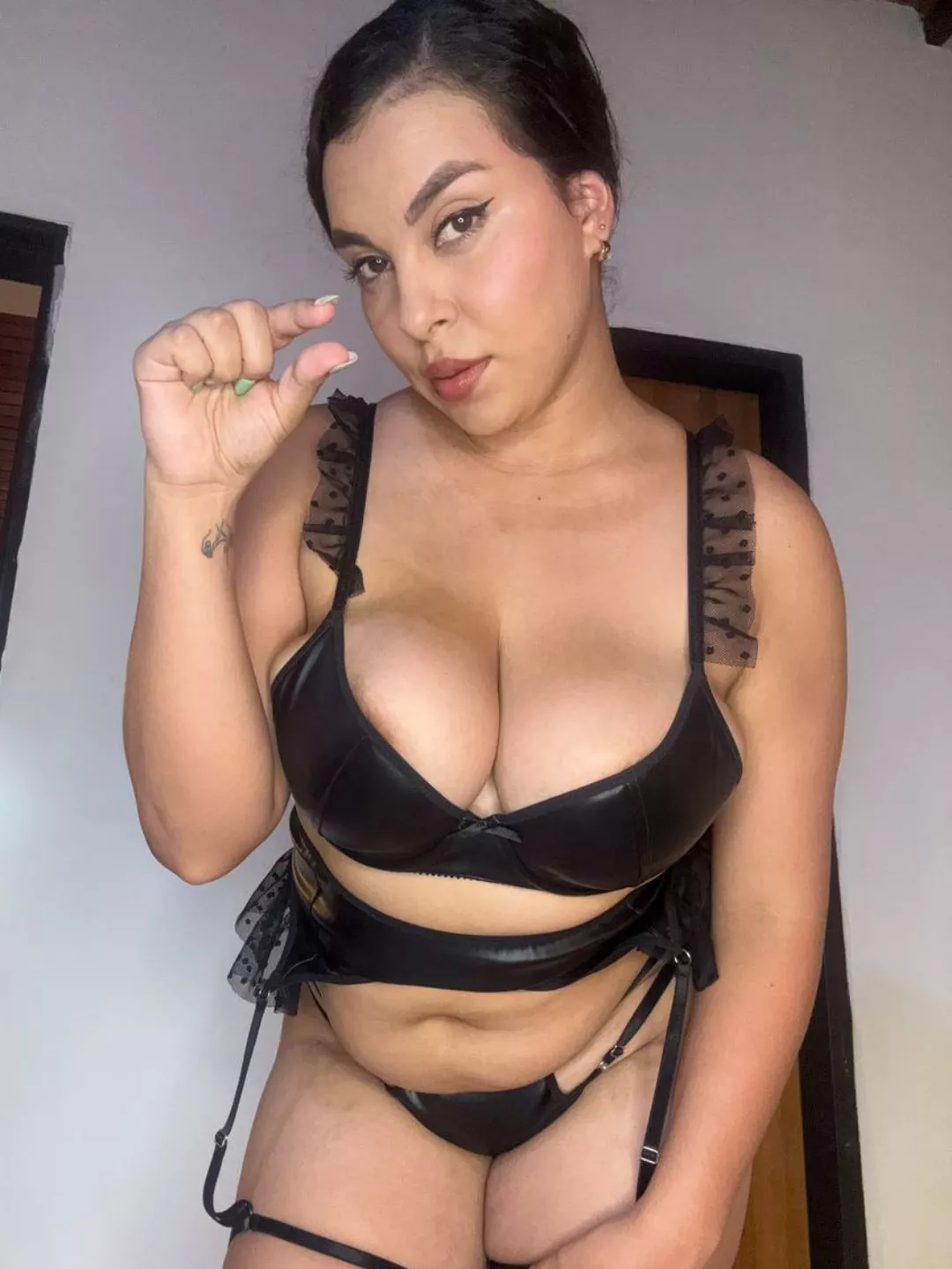 I can see why you like to be cuckolded, with such a small penis