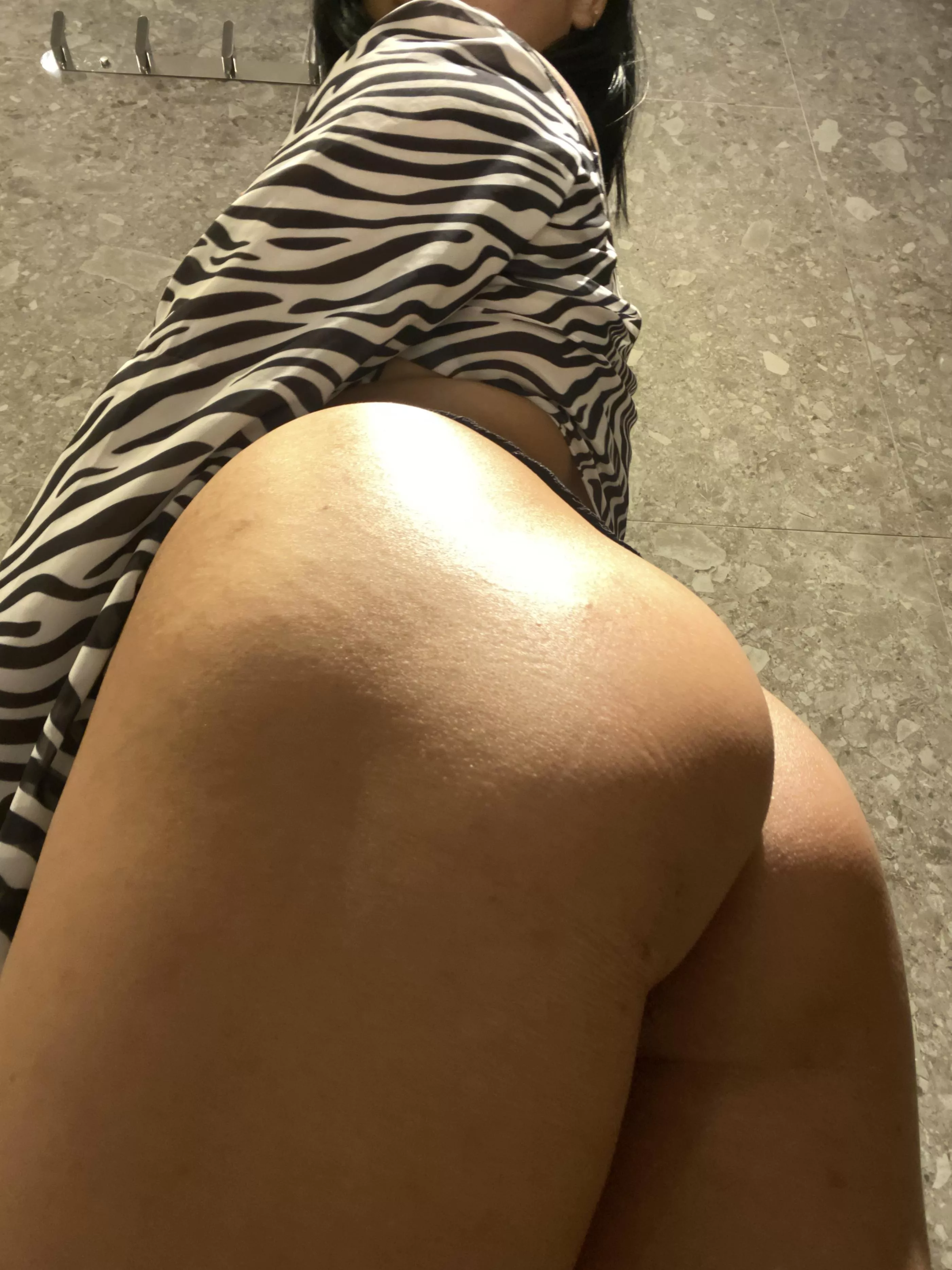 I like to show off my delicious ass