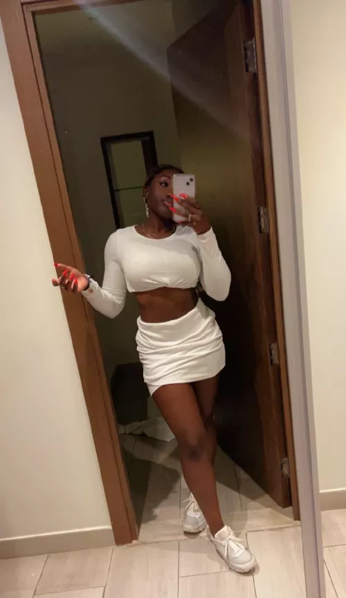 i look better in white clothes than you ever could in white skin🧎🏼