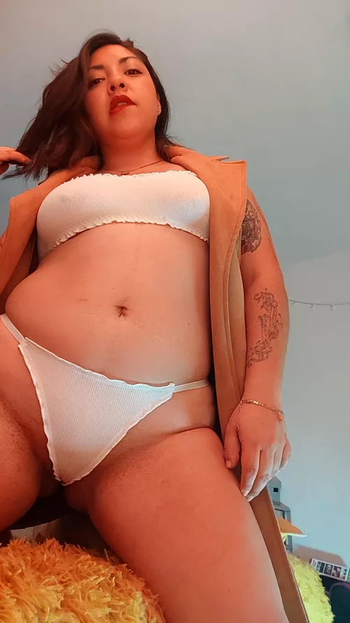 I love this white coordinate