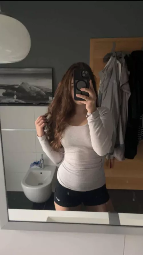 i need a daddy that spoils his slut😘