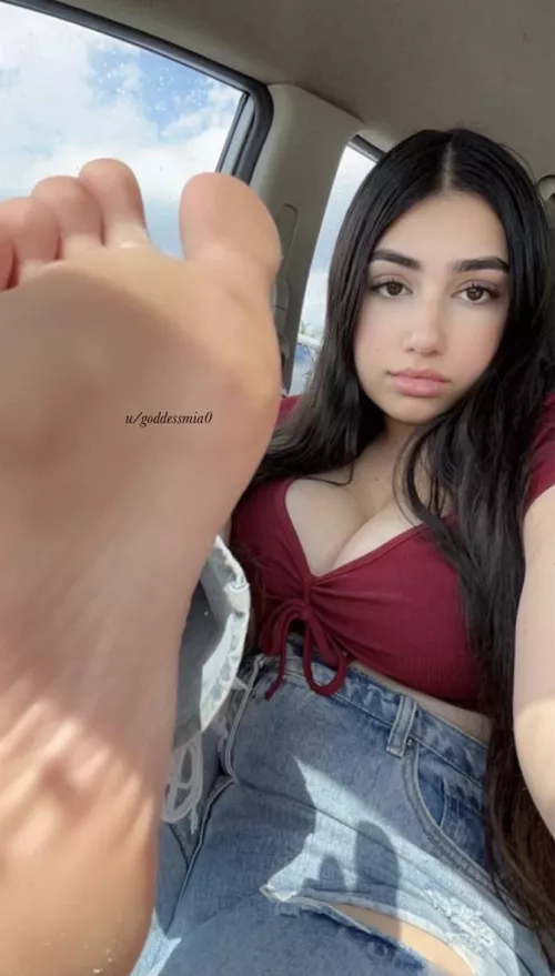 I wanna make a sub hate jerk to a screen shot of my bank account. 😊😈