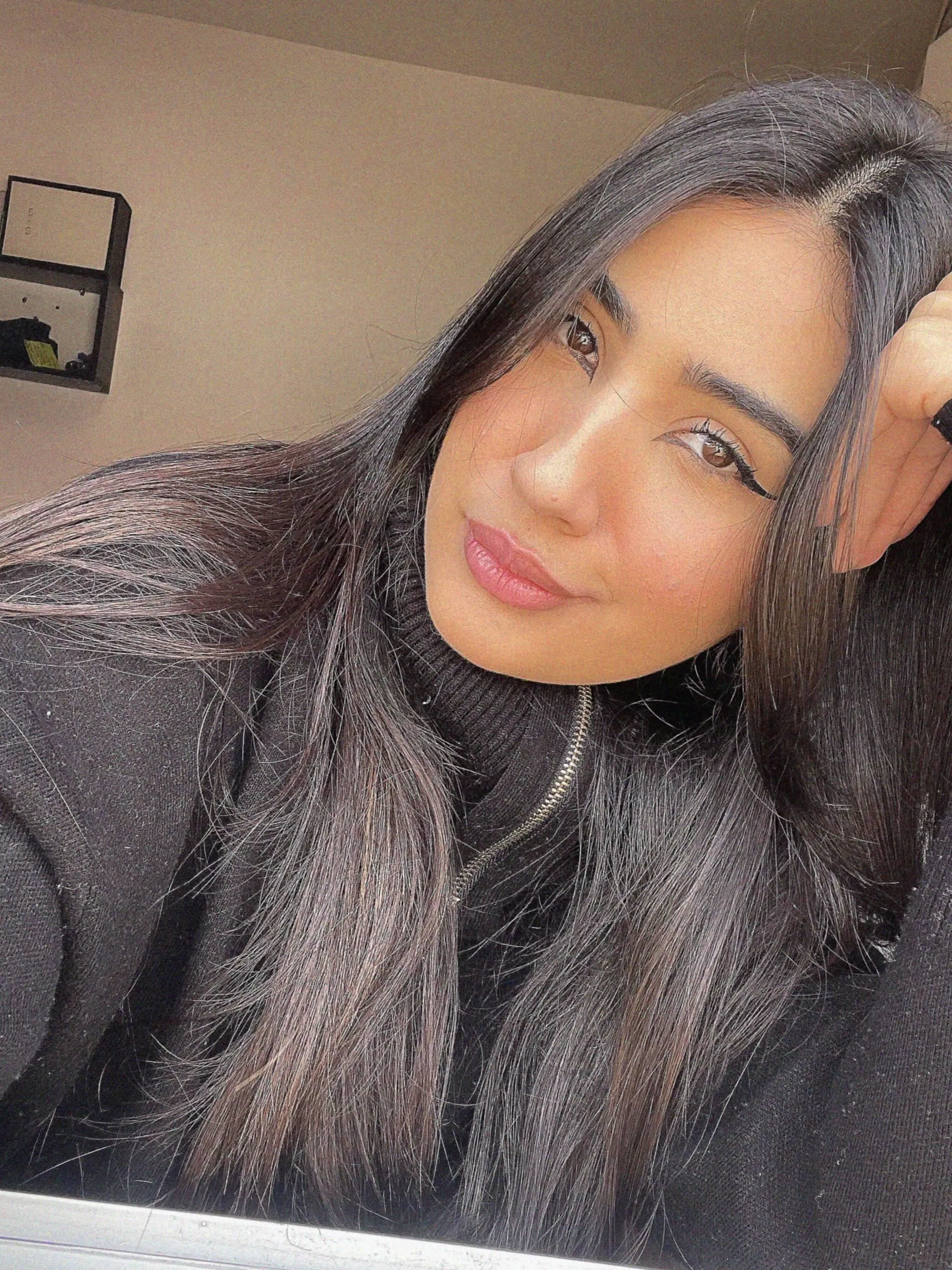 If you're looking for someone fun and single, then im your girl!